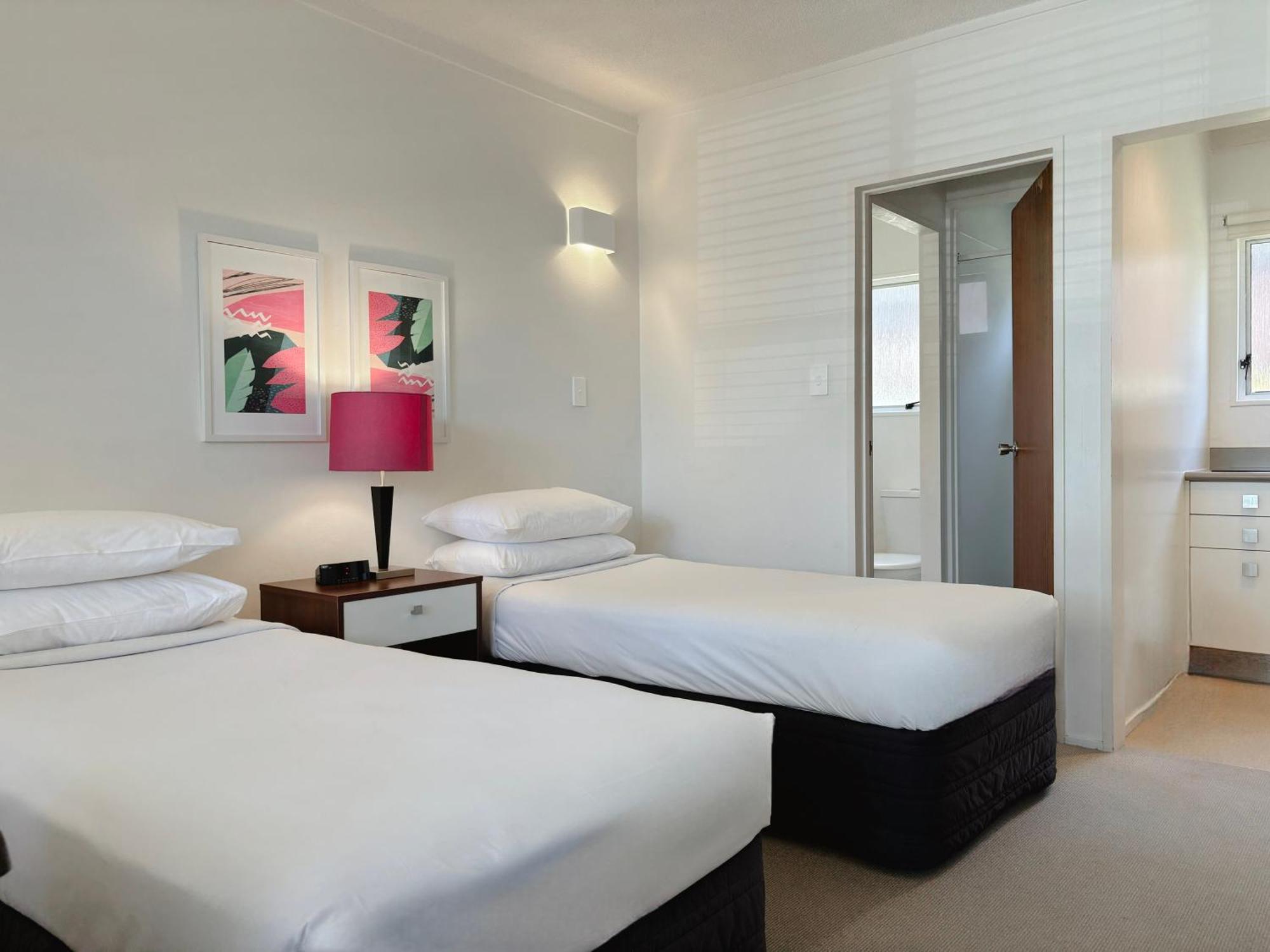 Mt Albert Motor Lodge Auckland Bagian luar foto